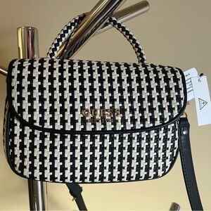 GUESS Black and White Woven Women's
Bag